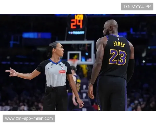 爵士队实力提升，向季后赛发起冲击，爵士 队